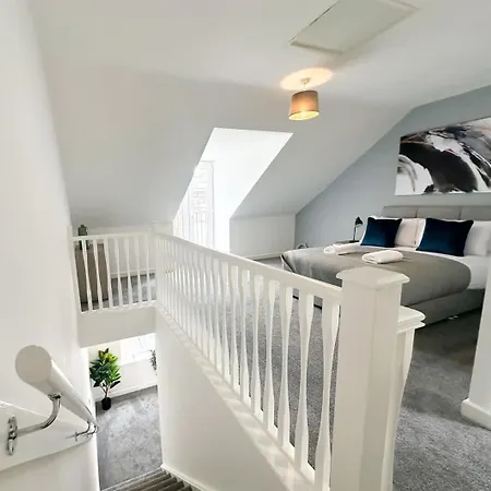 House By Blue Skies Мидлсбро