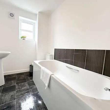 House By Blue Skies * Мидлсбро