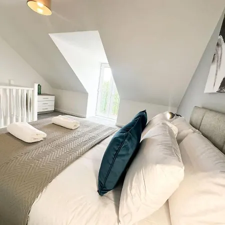 House By Blue Skies Holiday home *